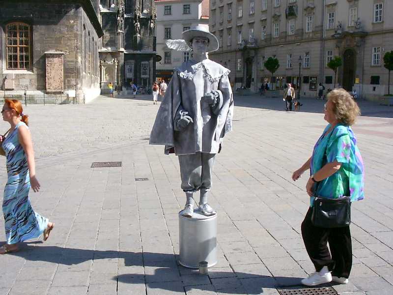 ../Images/MovingStatue-24.jpg