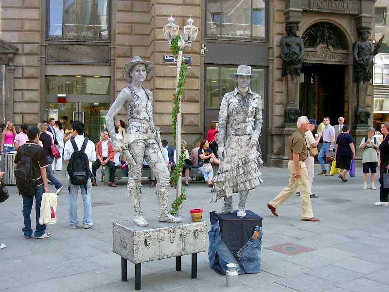 ../Images/MovingStatue-37.jpg